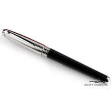 Load image into Gallery viewer, Front view of the fountain pen with the cap on