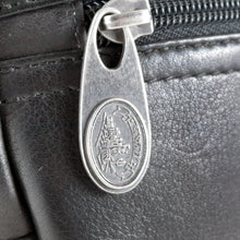 Load image into Gallery viewer, Zipper Close-Up in Black