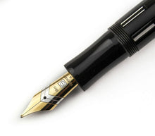 Load image into Gallery viewer, Close up to the fountain pen nib