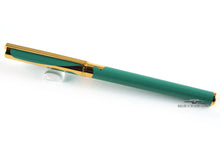 Load image into Gallery viewer, Side view of the fountain pen with the cap on.