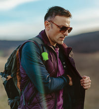 Load image into Gallery viewer, TRAVELON ANTIMICROBIAL ON-THE-GO CLOTHS, WITH MODEL