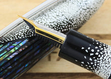 Load image into Gallery viewer, Side view to the nib. It has an H-B engraved.