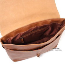 Load image into Gallery viewer, Vintage Leather Messenger Bag Top Open