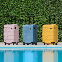 Load image into Gallery viewer, Ulisse 21&quot; Expandable Spinner Carry-On
