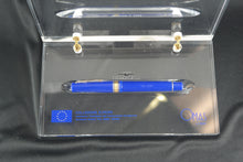 Load image into Gallery viewer, Omas Collezione Europa Fountain Pen
