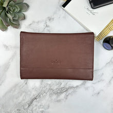Load image into Gallery viewer, Girologio 12 Penfolio Clutch
