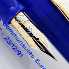 Load image into Gallery viewer, Close up to the front of the nib. 
