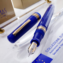 Load image into Gallery viewer, Angled view of the Fountain Pen arranged with the cap on the presentation box.
