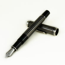 Load image into Gallery viewer, Pelikan M805 Royal Platinum Limited Edition Fountain Pen
