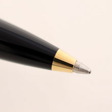 Load image into Gallery viewer, Close up of the pelikan ballpoint
