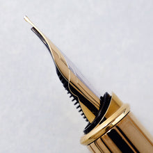 Load image into Gallery viewer, Close-up to the fountain pen&#39;s nib side
