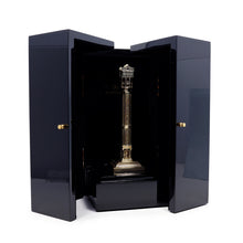 Load image into Gallery viewer, The fountain pen inside the black lacquer presentation box. 
