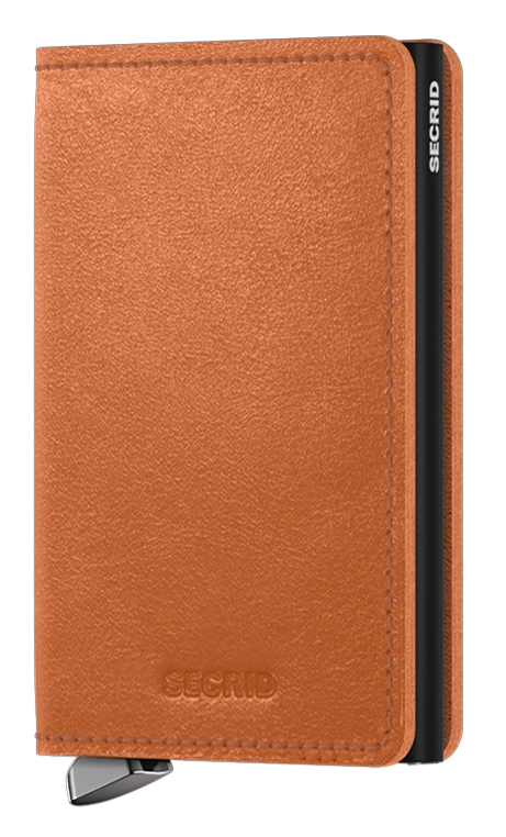 Angled front view of the Basco Slim Cognac wallet. 