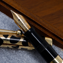 Load image into Gallery viewer, Vintage Sheaffer Nostalgia Solid 14k Gold Overlay Fountain Pen - Cir.1970 (USA)
