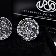 Load image into Gallery viewer, Close up to the cufflinks arranged in their presentation box. 
