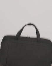 Load and play video in Gallery viewer, Quick shots featuring the gibson messenger bag having a laptop compartment, an attachment strap, gadget organizing compartments and spacious main interior.

