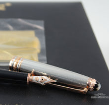 Load image into Gallery viewer, Close up to the fountain pen nib and cap.
