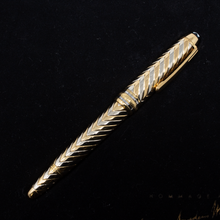 Load image into Gallery viewer, Side view of the fountain pen with the cap on. Set inside the presentation box.

