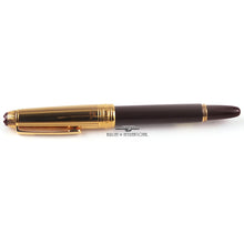 Load image into Gallery viewer, Side view of the fountain pen with the cap on.
