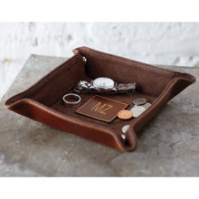 Load image into Gallery viewer, Classico Leather Snap Tray
