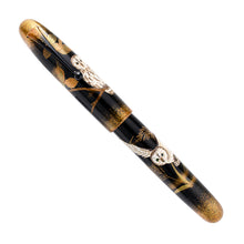 Load image into Gallery viewer, Front view of the fountain pen with the cap on.
