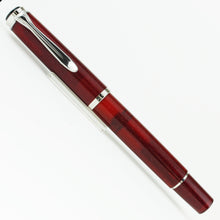 Load image into Gallery viewer, Front view of the fountain pen with the cap on. 
