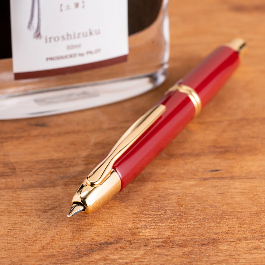 Pilot Vanishing Point Fountain Pen in Red & Gold - Tip Out