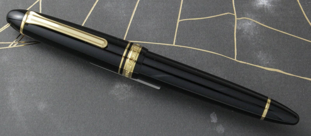 Sailor 1911 with Gold Trim and Nagahara Cross Point Nib, Capped