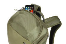 Load image into Gallery viewer, Thule Chasm 26L Backpack, Top View
