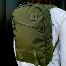 Load image into Gallery viewer, Topo Designs Daypack Tech in Olive with Model
