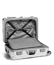 Load image into Gallery viewer, Tumi 19 Degree Aluminum Short Trip Packing Case
