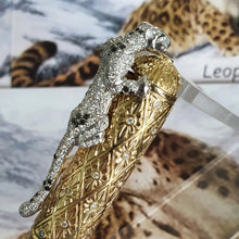 Load image into Gallery viewer, Urso Leopard 18k Gold and Diamond Fountain Pen, clip
