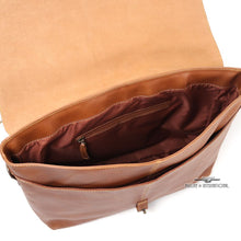 Load image into Gallery viewer, Vintage Leather Messenger Bag Top Open
